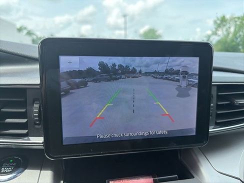 Used 2021 Ford Explorer XLT w/ Equipment Group 202A AWD/4WD image 43