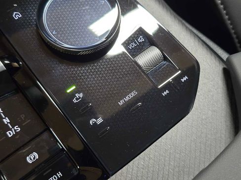 Used 2025 BMW X3 M50 w/ Premium Package image 33