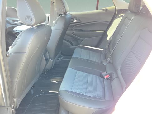 New 2025 Chevrolet Trax LT w/ LT Convenience Package image 17