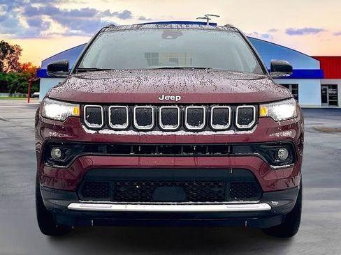 Used 2022 Jeep Compass Limited image 3