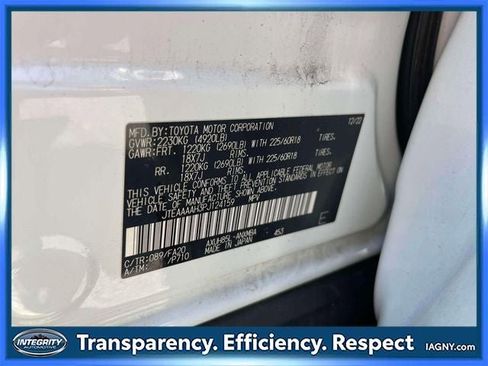 Used 2023 Toyota Venza LE AWD/4WD image 19