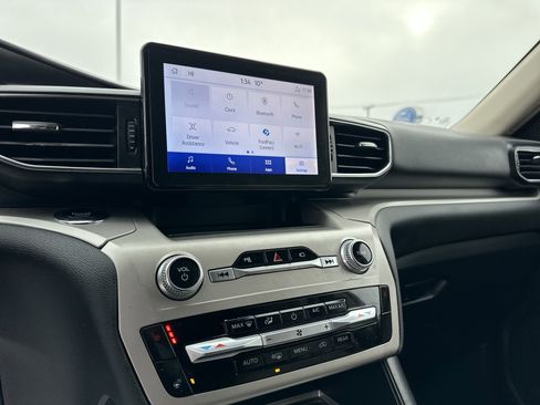 Used 2023 Ford Explorer XLT w/ Equipment Group 202A image 19