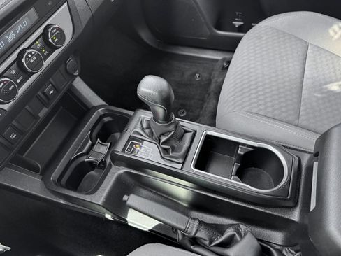 Used 2023 Toyota Tacoma SR AWD/4WD image 23