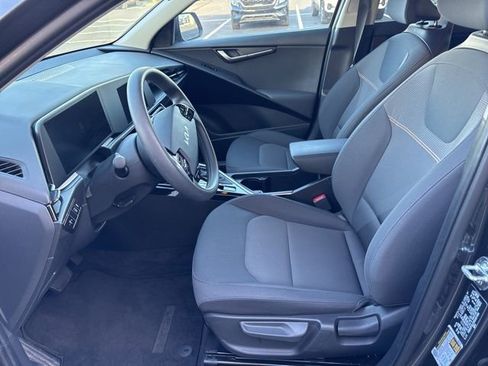 Certified 2024 Kia Niro LX image 11