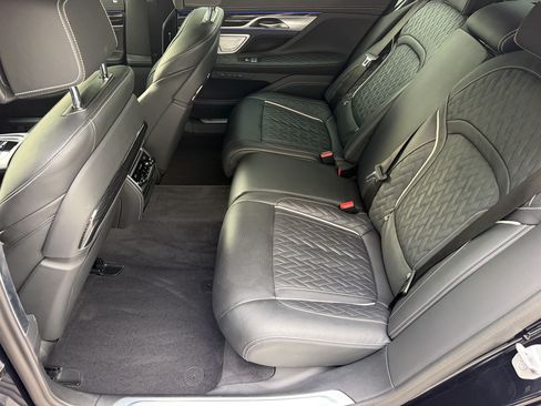 Used 2022 BMW M760i xDrive w/ Luxury Rear Seating Package AWD/4WD image 24