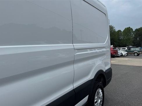 Used 2023 Ford E-Transit Medium Roof RWD image 12