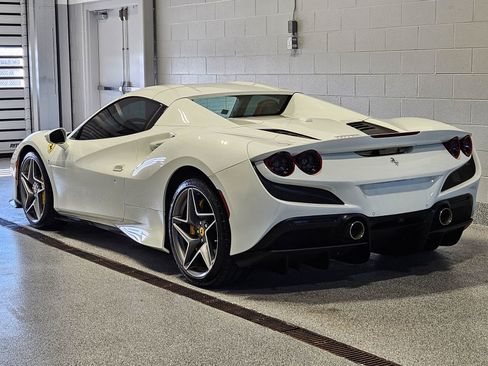Used 2021 Ferrari F8 Tributo image 8