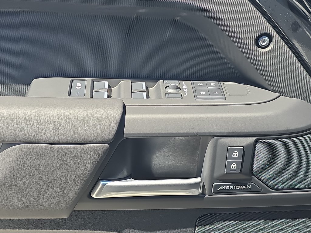 New 2026 Land Rover Defender 110 S AWD/4WD image 28