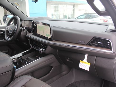 New 2026 Chevrolet Suburban High Country image 14