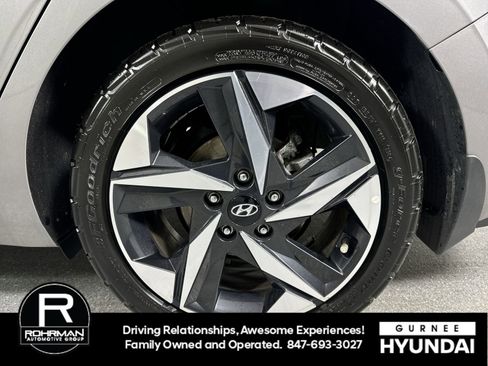 Used 2022 Hyundai Elantra SEL w/ Convenience + Premium Package image 5