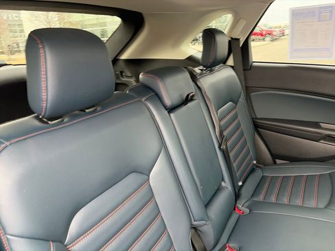 Used 2024 Ford Edge SEL w/ Sport Appearance Package image 33