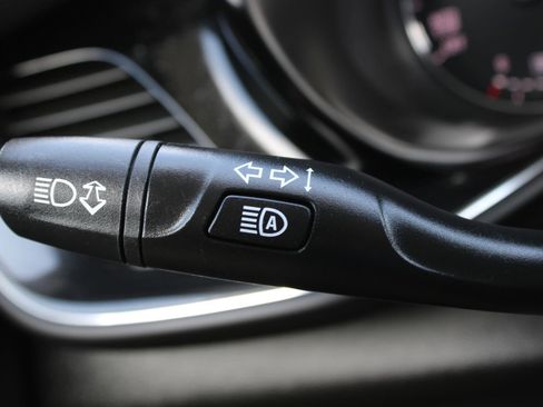 Used 2022 Buick Envision Preferred FWD image 28