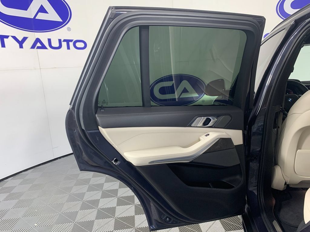 Used 2021 BMW X5 sDrive40i w/ Premium Package RWD image 29