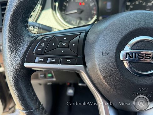 Used 2020 Nissan Rogue SV FWD image 33