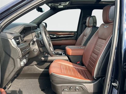 Used 2024 GMC Yukon XL Denali Ultimate image 16