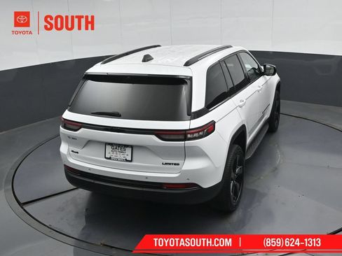 Used 2023 Jeep Grand Cherokee Limited w/ Luxury Tech Group II AWD/4WD image 50