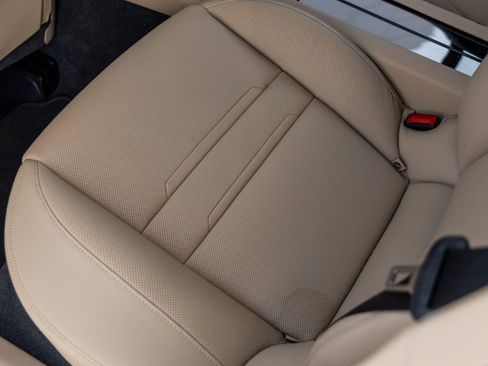 Certified 2018 Porsche Panamera image 31