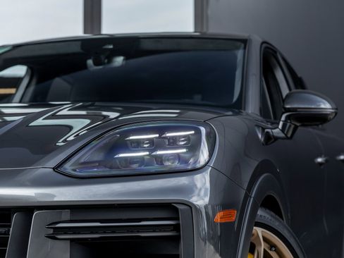 Certified 2025 Porsche Cayenne Turbo GT image 18