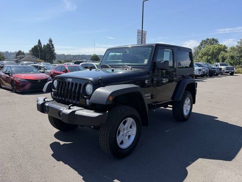 Used 2018 Jeep Wrangler Sport w/ Quick Order Package 24S AWD/4WD image 4