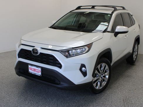 Used 2021 Toyota RAV4 XLE Premium FWD image 2