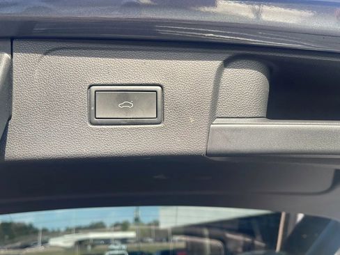 Used 2021 Volkswagen Atlas SE w/ Panoramic Sunroof Package image 19