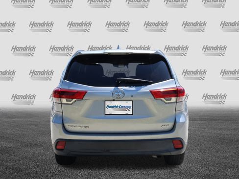 Used 2019 Toyota Highlander XLE image 8