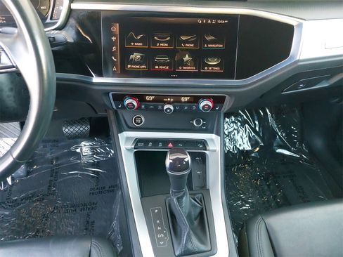 Used 2022 Audi Q3 2.0T Premium Plus w/ Premium Plus Package image 23