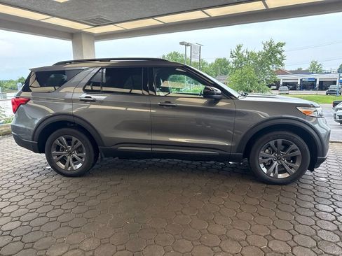 Used 2024 Ford Explorer XLT w/ Equipment Group 202A AWD/4WD image 5
