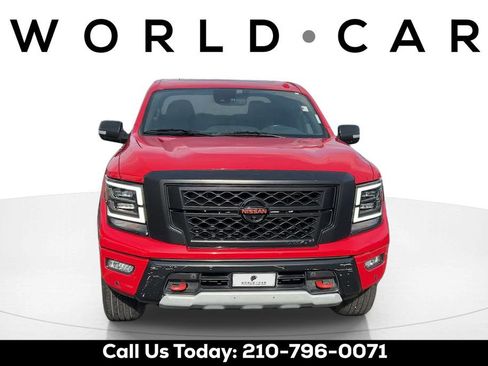 Used 2021 Nissan Titan PRO-4X w/ Pro-4x Convenience Package AWD/4WD image 8