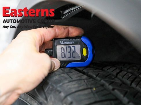 Used 2021 Nissan Rogue SV w/ Premium Package image 30