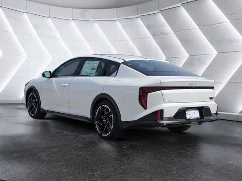 New 2026 Kia K4 GT-Line FWD image 4