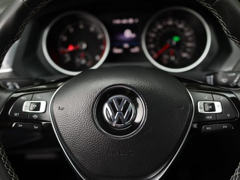 Used 2021 Volkswagen Tiguan SE FWD image 10