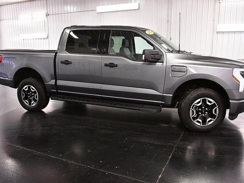 Used 2023 Ford F150 Lightning XLT image 8