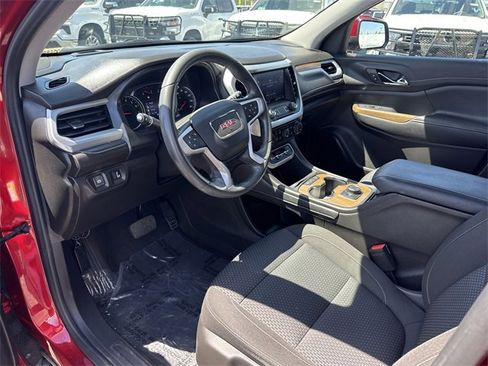 Used 2022 GMC Acadia SLE image 2