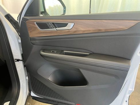 New 2026 Volkswagen Atlas SE image 10