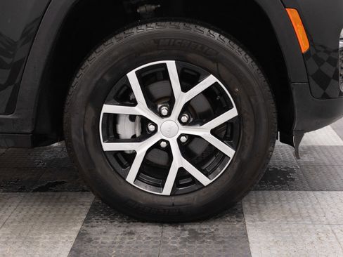 Used 2024 Jeep Grand Cherokee Limited image 15