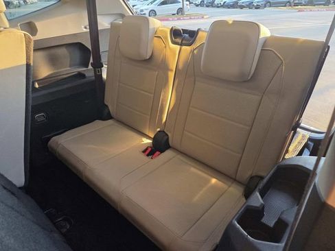 Used 2019 Volkswagen Tiguan SE image 22