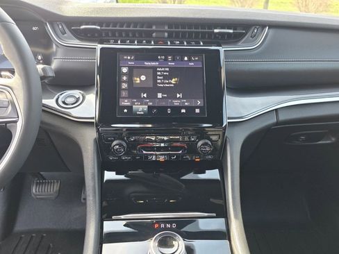 Used 2023 Jeep Grand Cherokee L Altitude image 21