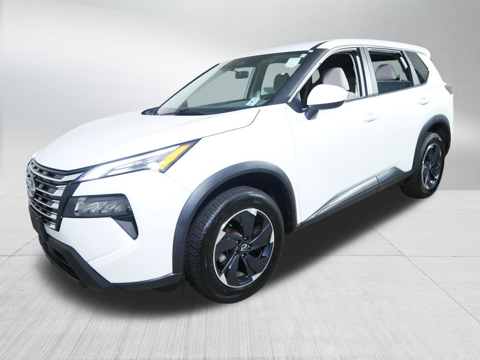 Used 2025 Nissan Rogue SV AWD/4WD image 3