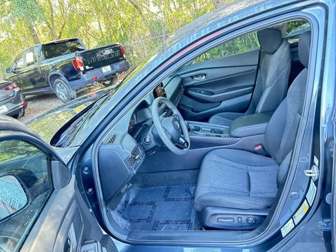 Used 2024 Honda Accord EX image 10