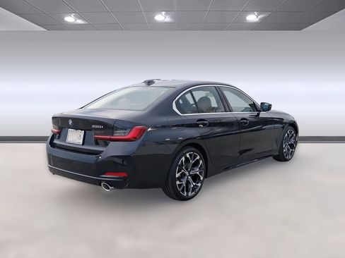 Used 2026 BMW 330i Sedan w/ Convenience Package image 7