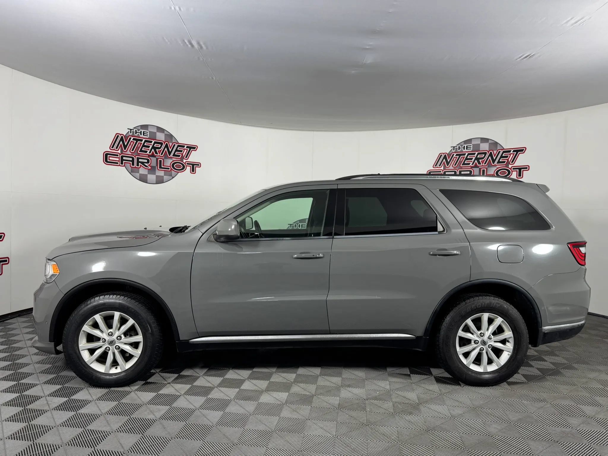 Used 2020 Dodge Durango SXT AWD/4WD image 4