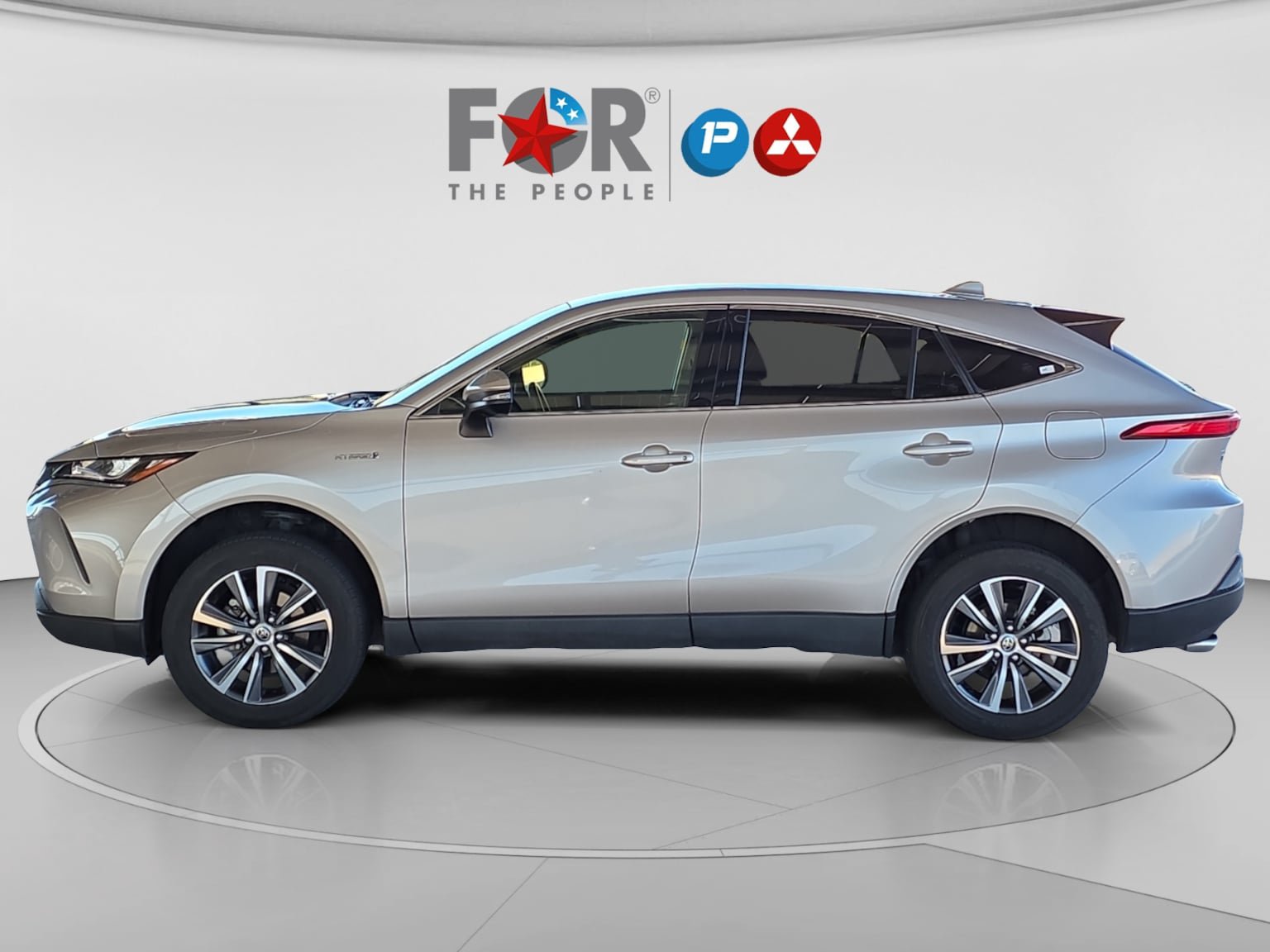 Used 2021 Toyota Venza LE AWD/4WD image 6
