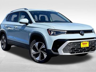 New 2025 Volkswagen Taos SE