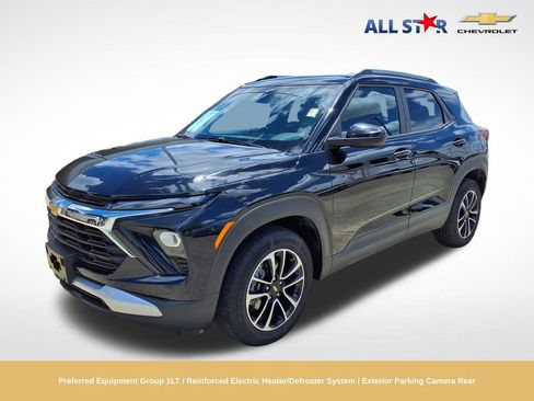 Used 2025 Chevrolet TrailBlazer LT FWD image 1