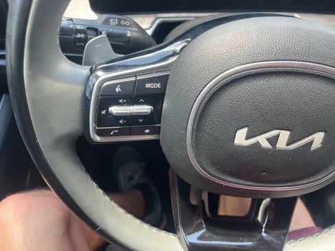 Used 2025 Kia Sorento SX Prestige w/ Sage Leather Package AWD/4WD image 17