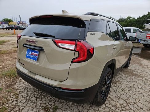 Used 2023 GMC Terrain SLE w/ Driver Convenience Package FWD image 10