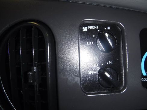 Used 2008 Ford E-350 and Econoline 350 XLT RWD image 36