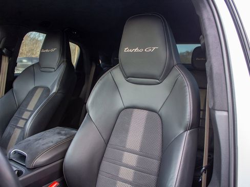 Used 2022 Porsche Cayenne Turbo GT image 12