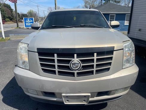 Used 2007 Cadillac Escalade AWD w/ Information Package image 2